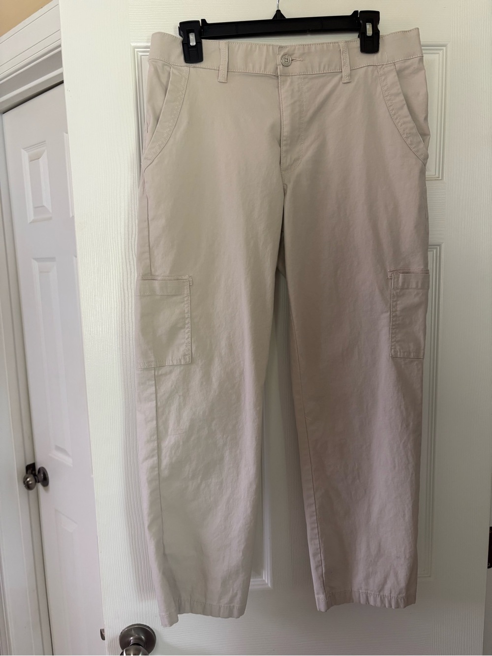 Gloria Vanderbilt Light Beige Cargo Pants with Side Pockets